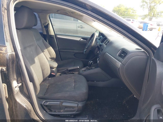 45553141 :رقم المزاد ، 3VWD17AJ7FM260543 vin ، 2015 Volkswagen Jetta 1.8t Se مزاد بيع