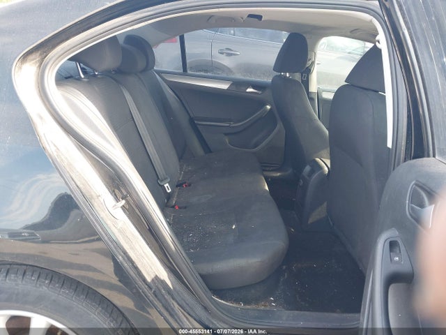 45553141 :رقم المزاد ، 3VWD17AJ7FM260543 vin ، 2015 Volkswagen Jetta 1.8t Se مزاد بيع
