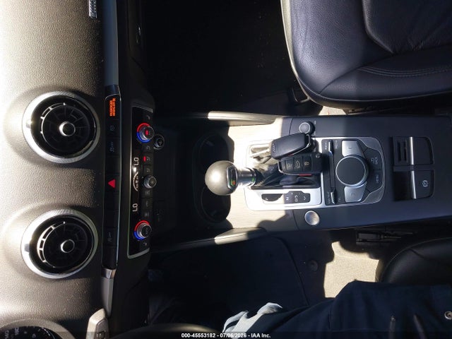 45553182 :رقم المزاد ، WAUAUGFF6J1029329 vin ، 2018 Audi A3 2.0t Premium/2.0t Tech Premium مزاد بيع
