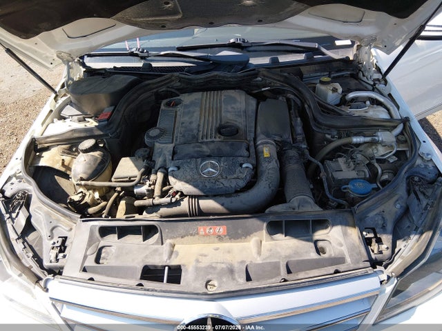 45553239 :رقم المزاد ، WDDGF4HB2CA626499 vin ، 2012 Mercedes-benz C 250 Luxury/sport مزاد بيع
