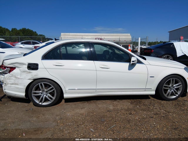 45553239 :رقم المزاد ، WDDGF4HB2CA626499 vin ، 2012 Mercedes-benz C 250 Luxury/sport مزاد بيع