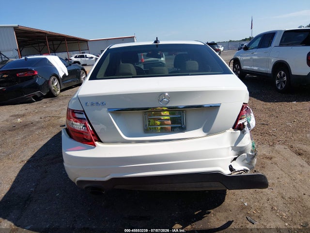 45553239 :رقم المزاد ، WDDGF4HB2CA626499 vin ، 2012 Mercedes-benz C 250 Luxury/sport مزاد بيع