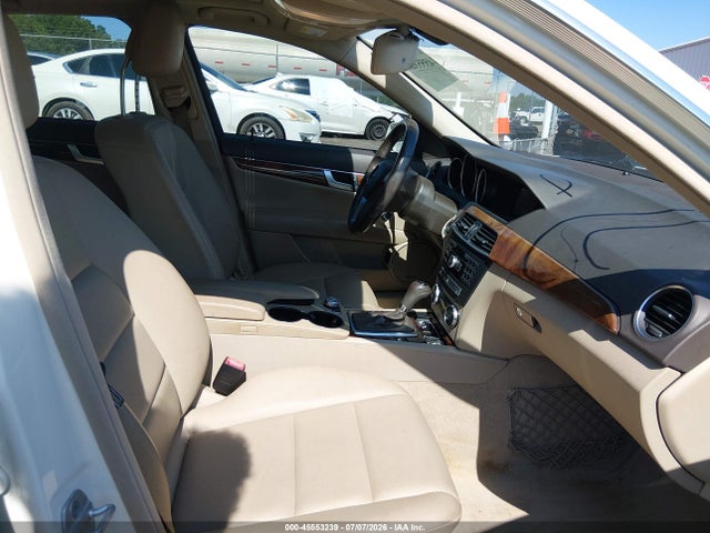 45553239 :رقم المزاد ، WDDGF4HB2CA626499 vin ، 2012 Mercedes-benz C 250 Luxury/sport مزاد بيع