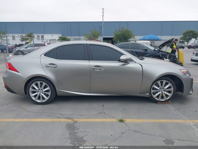 Lexus IS 200T 2016 JTHBA1D21G5029493 Image 14