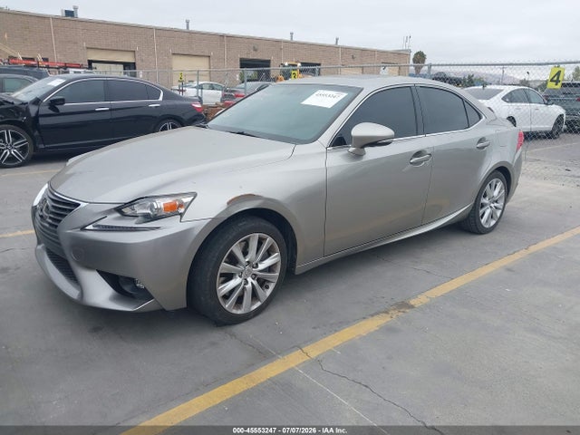 Lexus IS 200T 2016 JTHBA1D21G5029493 Image 2