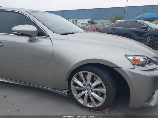 Lexus IS 200T 2016 JTHBA1D21G5029493 Image 6