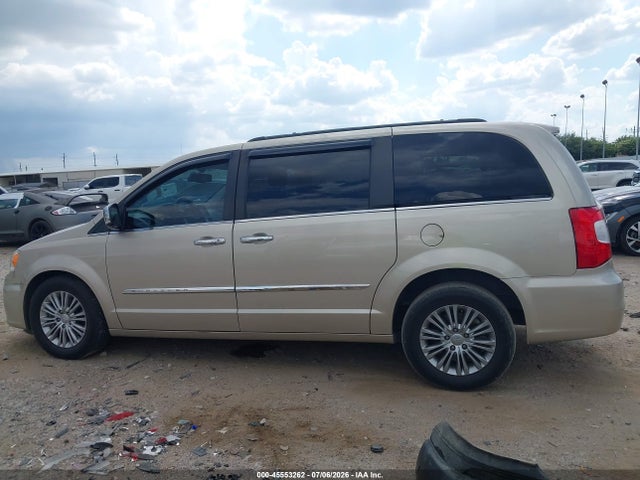 2016 Chrysler Town & Country Touring-l Anniversary Edition მანქანა იყიდება აუქციონზე, vin: 2C4RC1CG9GR253363, აუქციონის ნომერი: 45553262