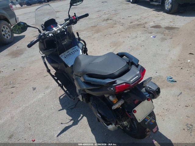 Honda Adv160 A 2025 MLHKF5454S5100938 Image 3