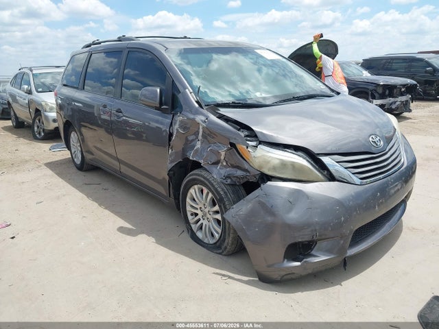 2011 Toyota Sienna Xle V6 მანქანა იყიდება აუქციონზე, vin: 5TDYK3DC3BS154124, აუქციონის ნომერი: 45553611