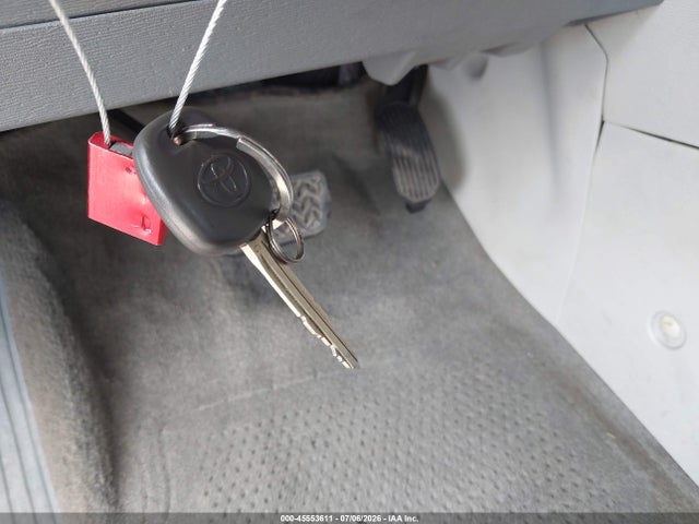 2011 Toyota Sienna Xle V6 მანქანა იყიდება აუქციონზე, vin: 5TDYK3DC3BS154124, აუქციონის ნომერი: 45553611