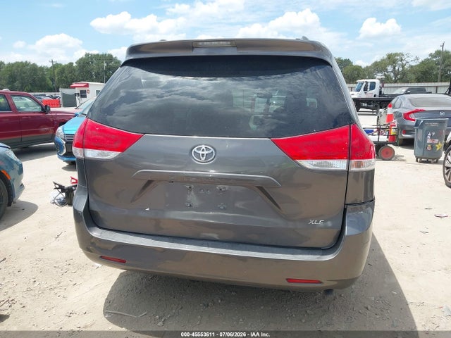 2011 Toyota Sienna Xle V6 მანქანა იყიდება აუქციონზე, vin: 5TDYK3DC3BS154124, აუქციონის ნომერი: 45553611