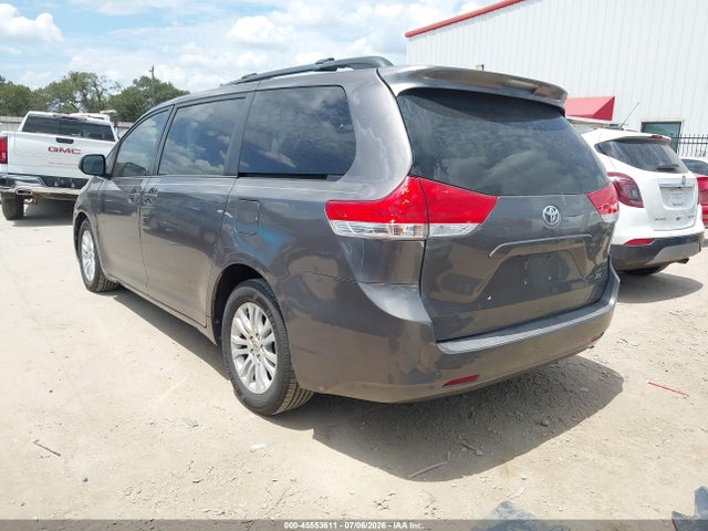 2011 Toyota Sienna Xle V6 მანქანა იყიდება აუქციონზე, vin: 5TDYK3DC3BS154124, აუქციონის ნომერი: 45553611
