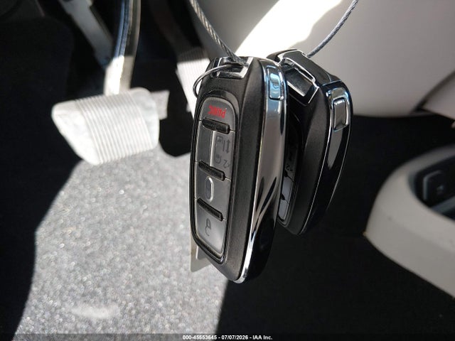 Chrysler Pacifica Hybrid Touring Plus 2017 2C4RC1H7XHR797476 Image 11