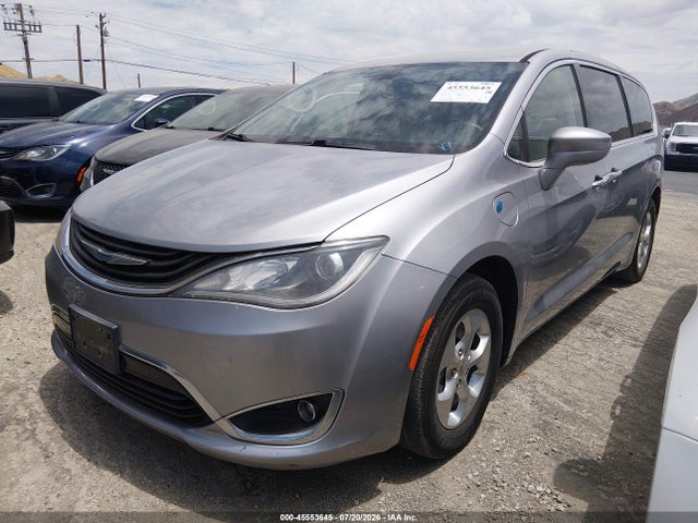 Chrysler Pacifica Hybrid Touring Plus 2017 2C4RC1H7XHR797476 Image 2