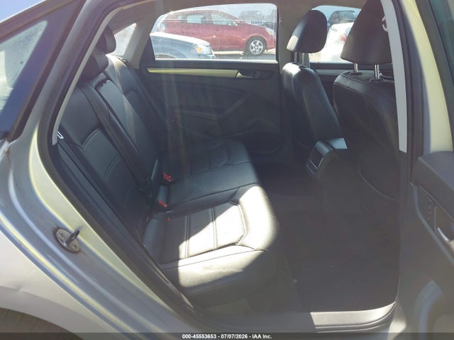 Продаж на аукціоні авто 2015 Volkswagen Passat 1.8t Wolfsburg Edition, vin: 1VWAT7A35FC005843, номер лоту: 45553653