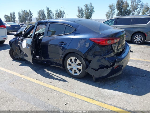 Продажа на аукционе авто 2015 Mazda Mazda3 I Sport, vin: 3MZBM1U75FM203527, номер лота: 45553739