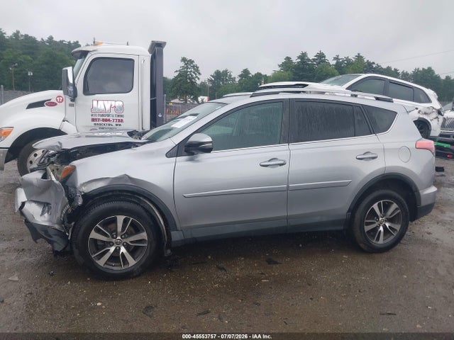 Toyota Rav4 Xle 2017 2T3RFREVXHW591363 Image 14