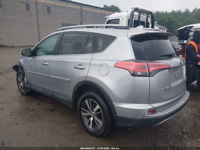 Toyota Rav4 Xle 2017 2T3RFREVXHW591363 Image 3