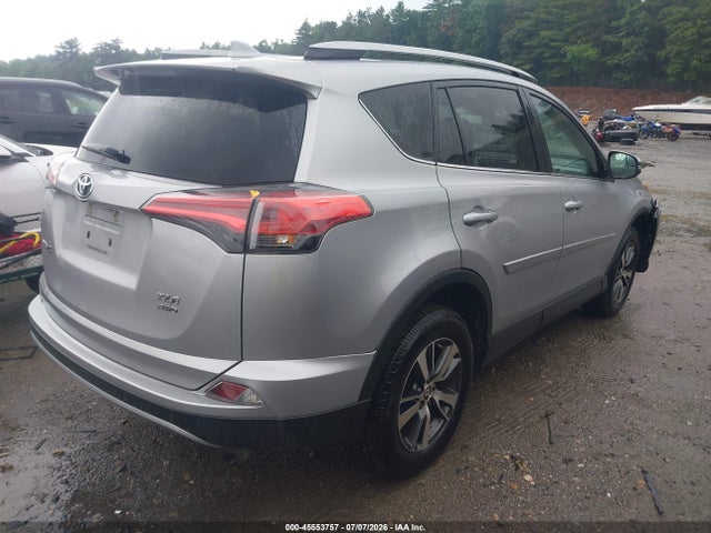 Toyota Rav4 Xle 2017 2T3RFREVXHW591363 Image 4