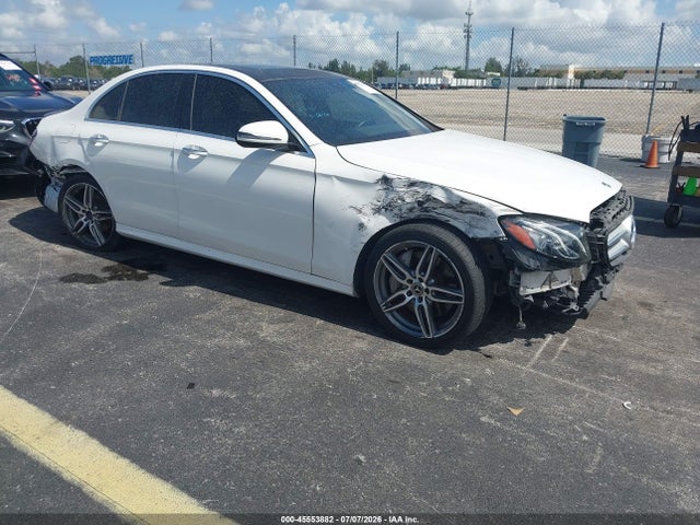 Продажа на аукционе авто 2018 Mercedes-benz E 300, vin: WDDZF4JB6JA318140, номер лота: 45553882