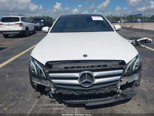 Продажа на аукционе авто 2018 Mercedes-benz E 300, vin: WDDZF4JB6JA318140, номер лота: 45553882