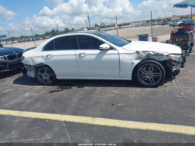 Продажа на аукционе авто 2018 Mercedes-benz E 300, vin: WDDZF4JB6JA318140, номер лота: 45553882