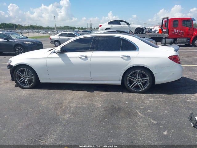 Продажа на аукционе авто 2018 Mercedes-benz E 300, vin: WDDZF4JB6JA318140, номер лота: 45553882