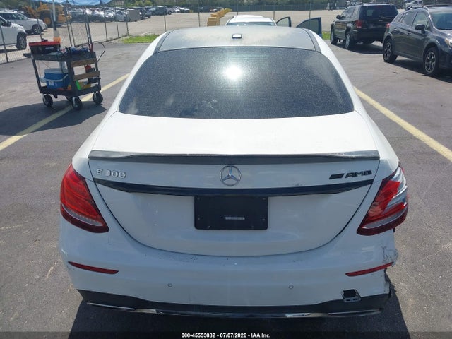 Продажа на аукционе авто 2018 Mercedes-benz E 300, vin: WDDZF4JB6JA318140, номер лота: 45553882