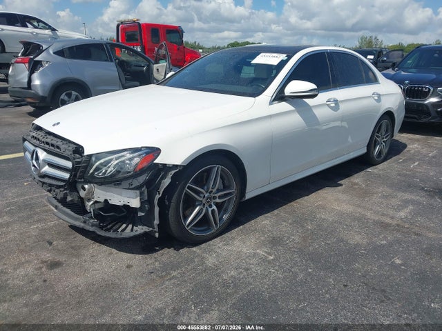 Продажа на аукционе авто 2018 Mercedes-benz E 300, vin: WDDZF4JB6JA318140, номер лота: 45553882