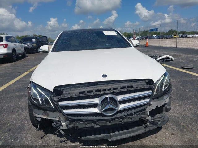 Продажа на аукционе авто 2018 Mercedes-benz E 300, vin: WDDZF4JB6JA318140, номер лота: 45553882