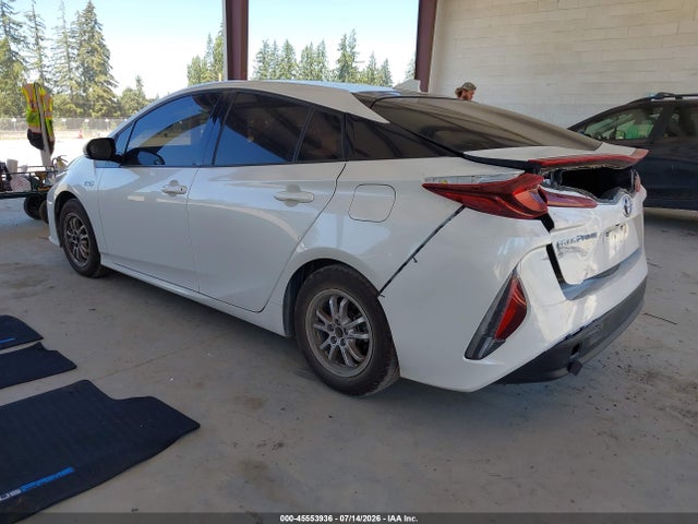 Toyota Prius Prime Premium 2018 JTDKARFP3J3082014 Image 3