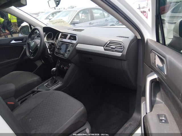 45553940 :رقم المزاد ، 3VV1B7AX1KM139560 vin ، 2019 Volkswagen Tiguan 2.0t S مزاد بيع