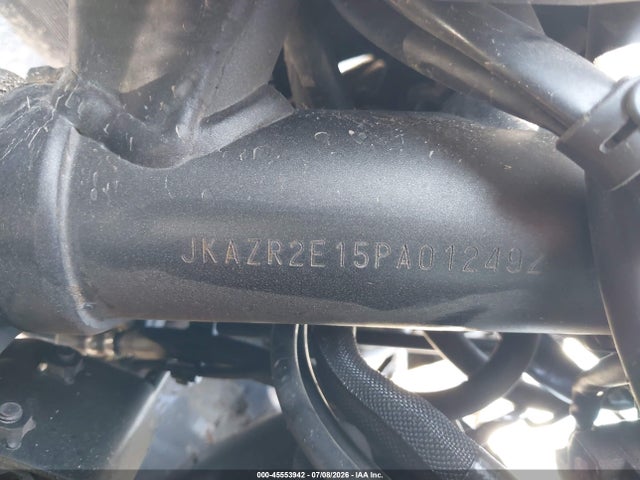Kawasaki ZR900 2023 JKAZR2E15PA012492 Image 10
