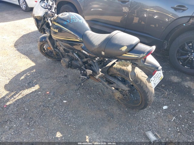 Kawasaki ZR900 2023 JKAZR2E15PA012492 Image 3