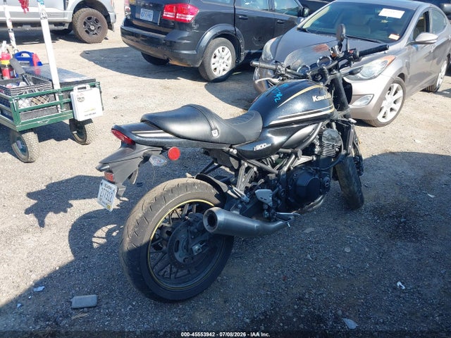 Kawasaki ZR900 2023 JKAZR2E15PA012492 Image 4