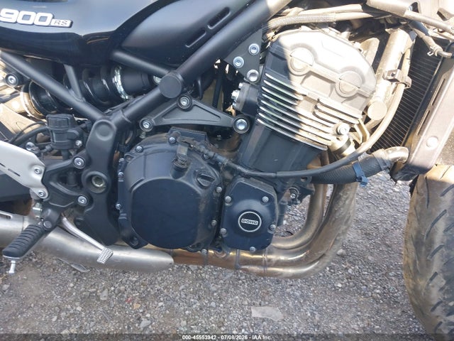 Kawasaki ZR900 2023 JKAZR2E15PA012492 Image 8