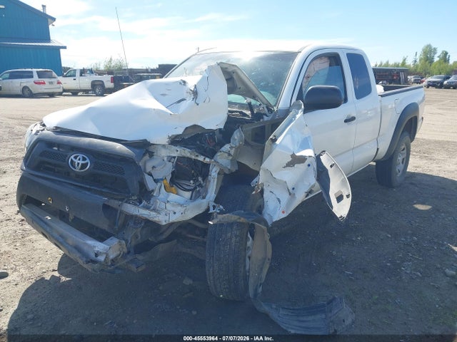 Toyota Tacoma 2015 5TFUX4EN5FX033438 Image 2