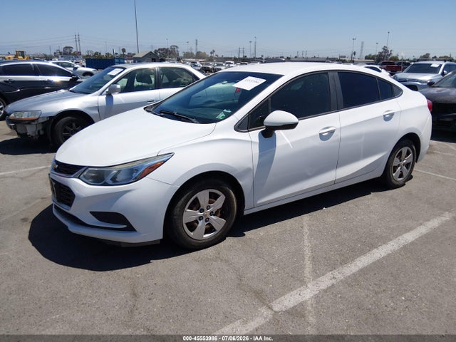 45553986 :رقم المزاد ، 1G1BC5SM3J7200952 vin ، 2018 Chevrolet Cruze Ls Auto مزاد بيع