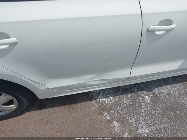 2013 Volkswagen Jetta 2.0l S მანქანა იყიდება აუქციონზე, vin: 3VW2K7AJ0DM384879, აუქციონის ნომერი: 45553993