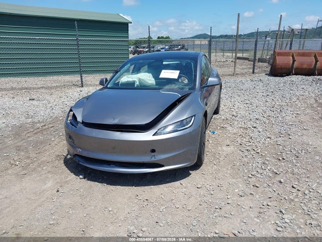Tesla Model 3 Long Range All-wheel Drive 2025 5YJ3E1EB1SF894870 Image 2