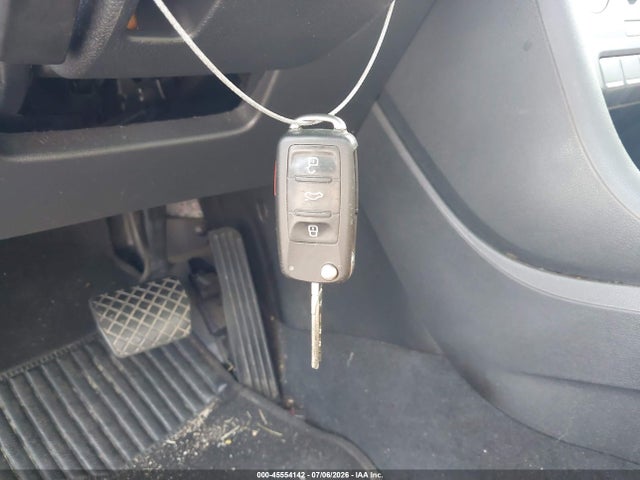 Продаж на аукціоні авто 2015 Volkswagen Beetle 1.8t Classic, vin: 3VWF17AT9FM616534, номер лоту: 45554142