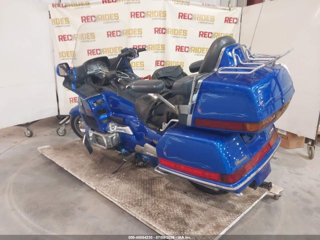 45554230 :رقم المزاد ، 1HFSC2201TA802053 vin ، 1996 Honda Gl1500 A/2 مزاد بيع