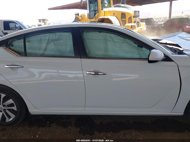 1N4BL4BV2PN337661 Nissan Altima S Fwd