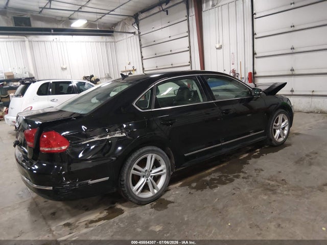 Продажа на аукционе авто 2015 Volkswagen Passat 1.8t Sel Premium, vin: 1VWCS7A30FC123326, номер лота: 45554307