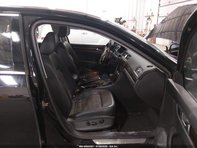 Продажа на аукционе авто 2015 Volkswagen Passat 1.8t Sel Premium, vin: 1VWCS7A30FC123326, номер лота: 45554307
