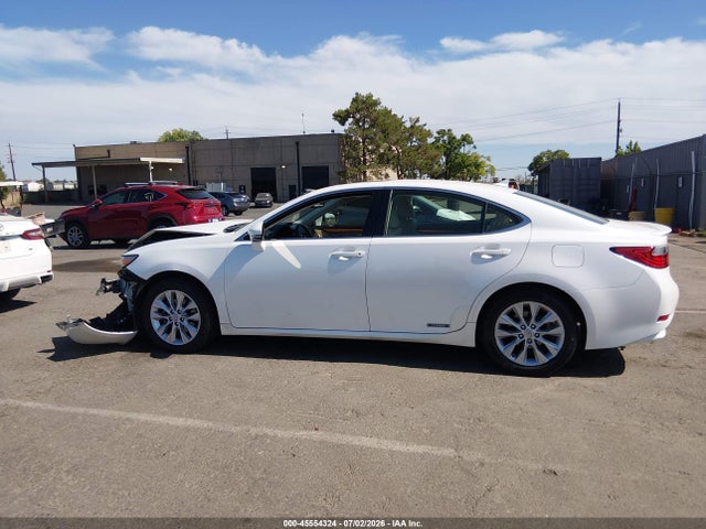JTHBW1GG8E2074177 Lexus ES 300H