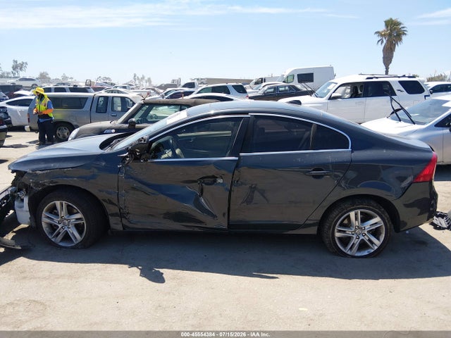 YV140MFM8F1351805 Volvo S60 T5 Platinum