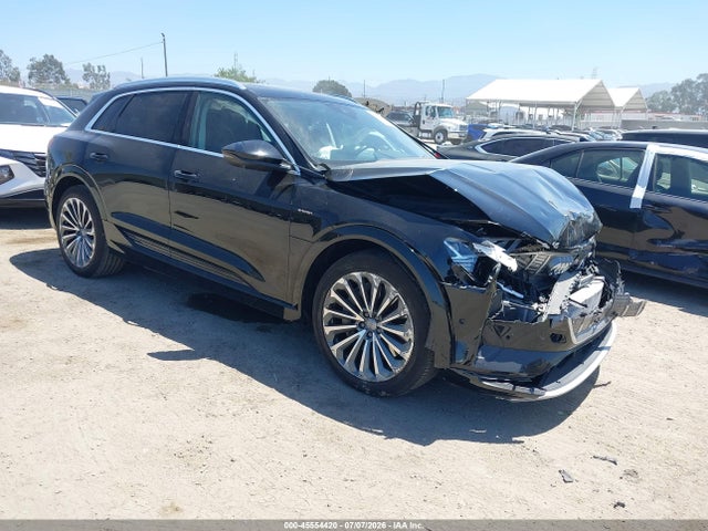 Продаж на аукціоні авто 2019 Audi E-tron Premium Plus, vin: WA1VABGE6KB010775, номер лоту: 45554420