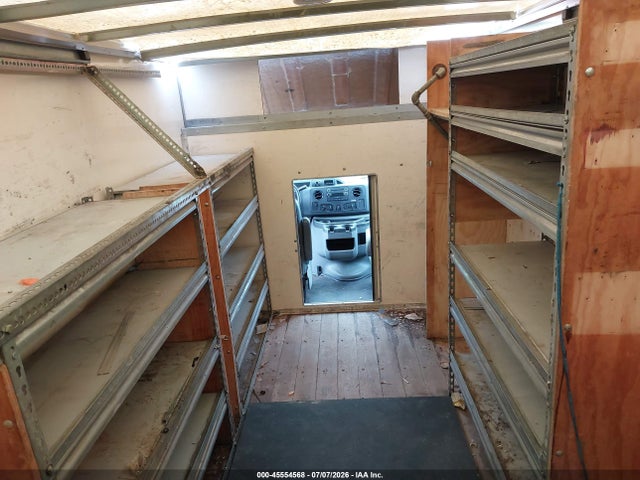 Ford E-350 Cutaway 2015 1FDWE3FL5FDA13872 Image 6
