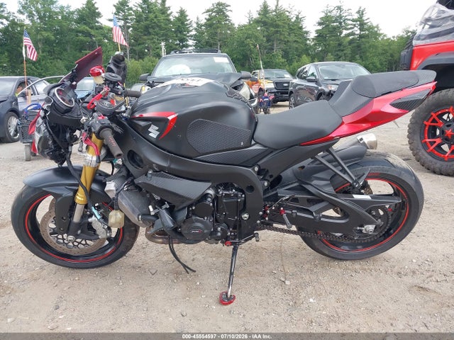Suzuki GSX-R750 2015 JS1GR7MAXF2101571 Image 14